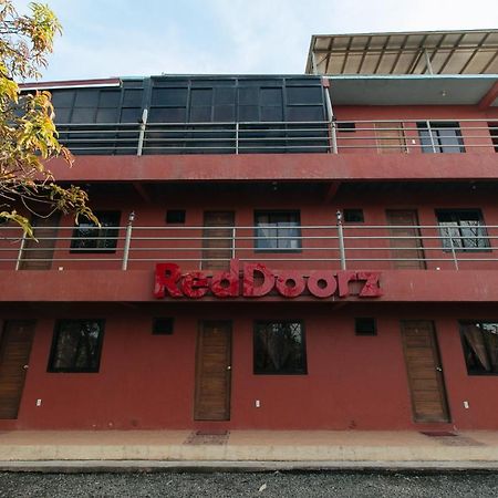 Reddoorz Plus At Malabag Silang - Vaccinated Staff Экстерьер фото